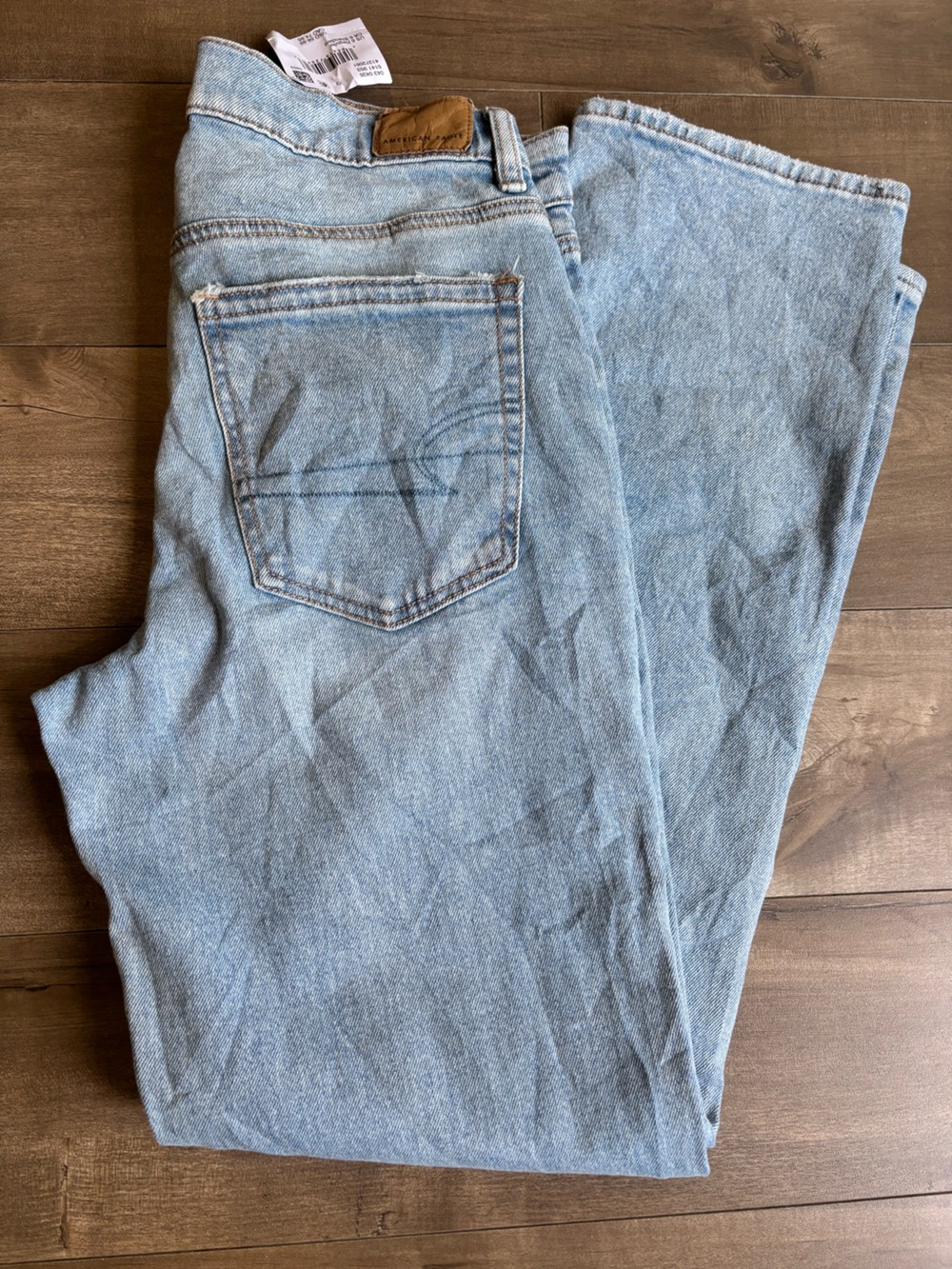American eagle Women’s Stretch Super High-Rise Straight Jeans Light Wash Size 6